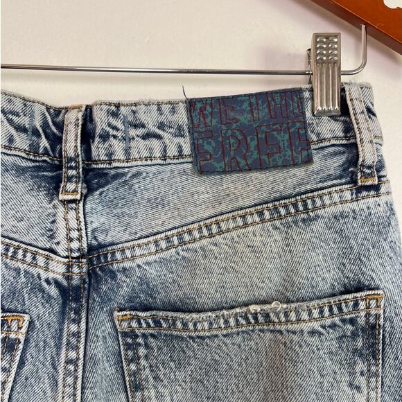 We The Free Free People Hi Rise Distress Straight Acid Wash Jeans Size 29 Rigid - Picture 3 of 10